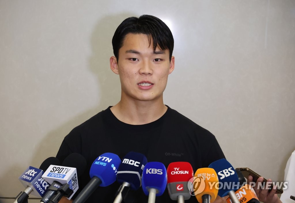 伊尼戈：弗里克在季前赛劝我留在巴萨，对我来说是最好的选择
